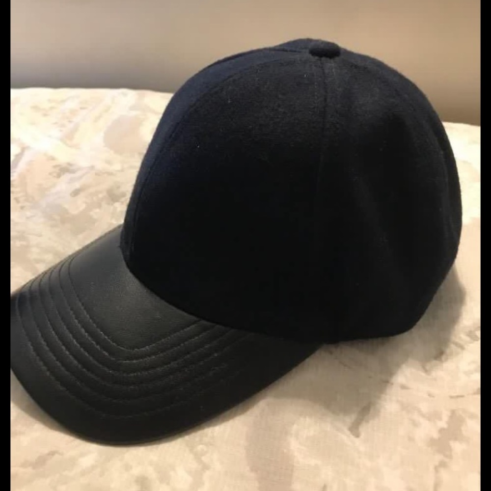 Textured baseball cap from Danier